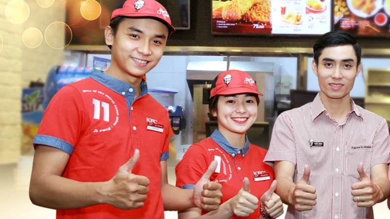 Đồng phục KFC thiết kế đơn giản đầy ấn tượng, thu hút