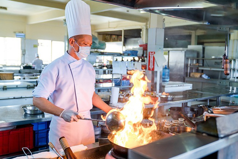 Mẫu đồng phục khách sạn Rex dành cho nhân viên bếp