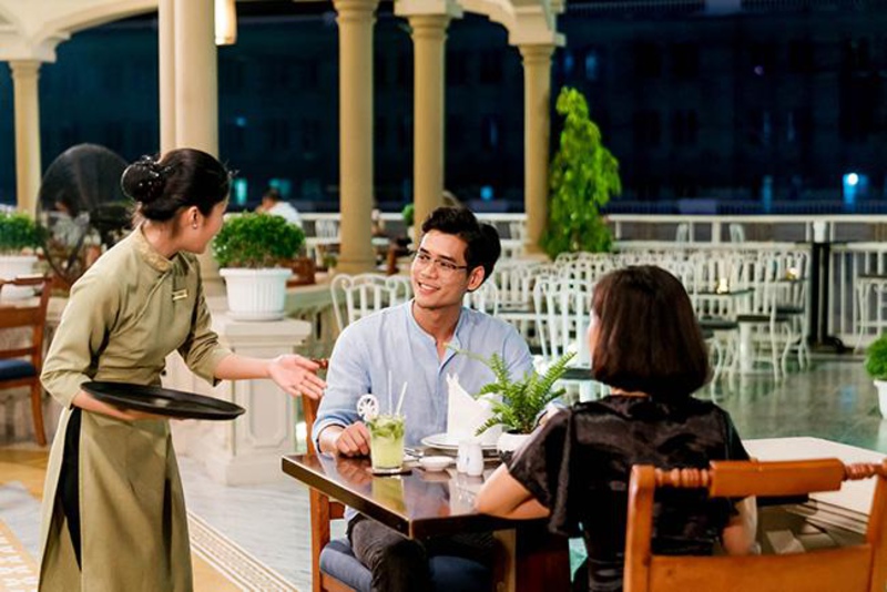 Dù ở vị trí nào đồng phục khách sạn Rex cũng rất chỉn chu