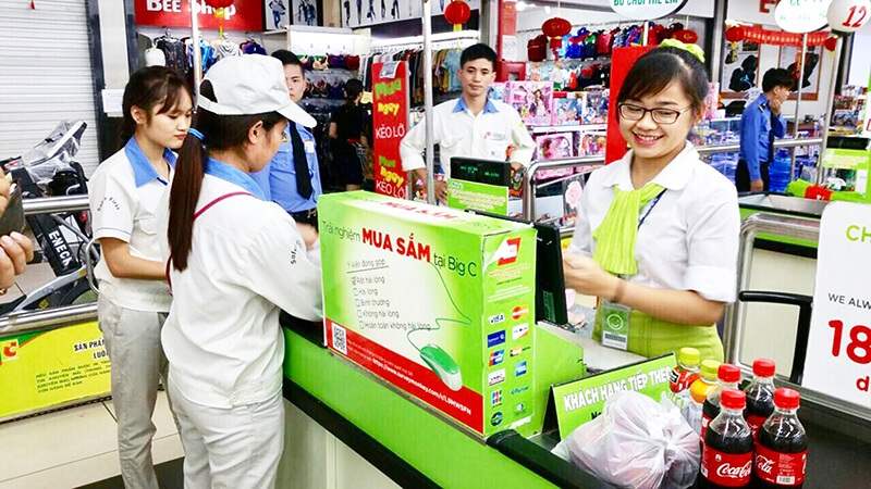Đồng phục áo sơ mi và chân váy cho thu ngân Big C