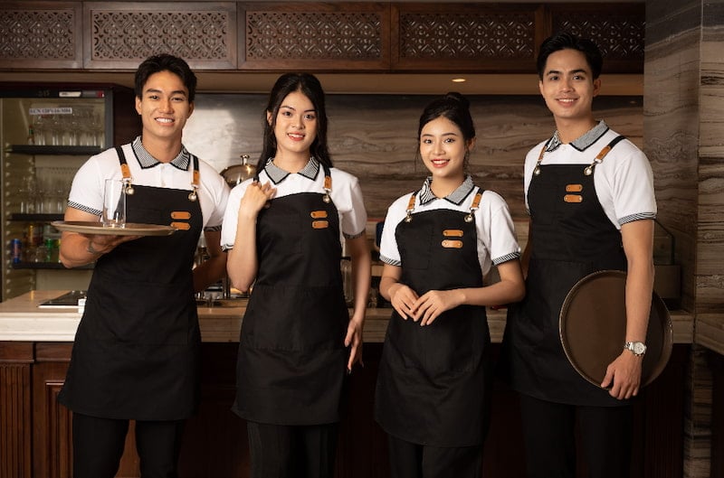 Tạp dề đen phối da cá tính, độc đáo cho nhà hàng, quán cà phê