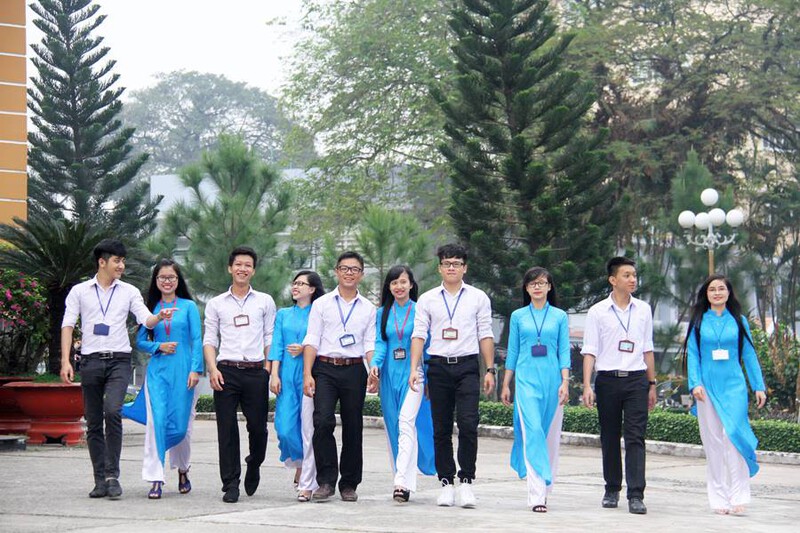 dong-phuc-dai-hoc-ngan-hang-1