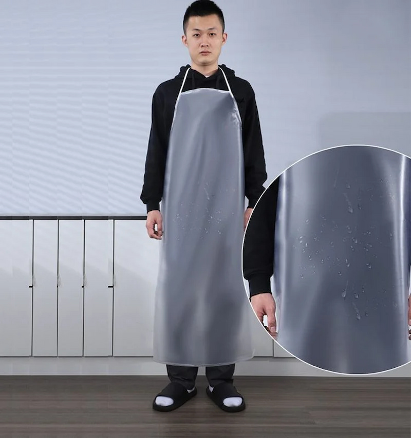 Tạp dề nhựa rất dễ vệ sinh nên được ưa chuộng sử dụng