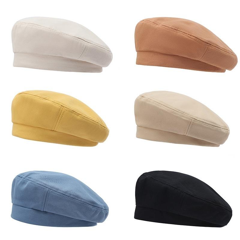 Mũ đồng phục dáng beret rất phù hợp với những bạn gái yêu thích phong cách tiểu thư