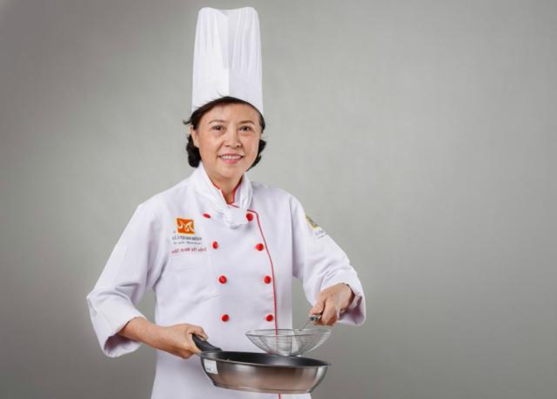 Nón bếp cao là loại nón có chiều cao từ 25 đến 30 cm