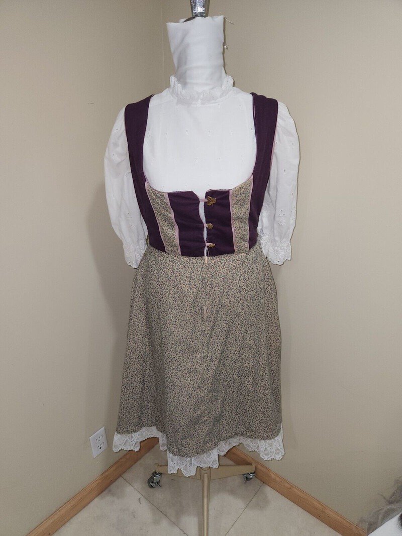 Mẫu tạp dề vintage dáng áo gọn gàng