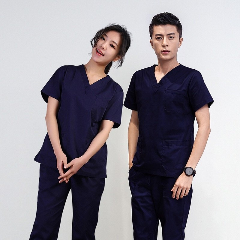 Đồng phục y tế đảm bảo tính thẩm mỹ và lịch sự khi làm việc