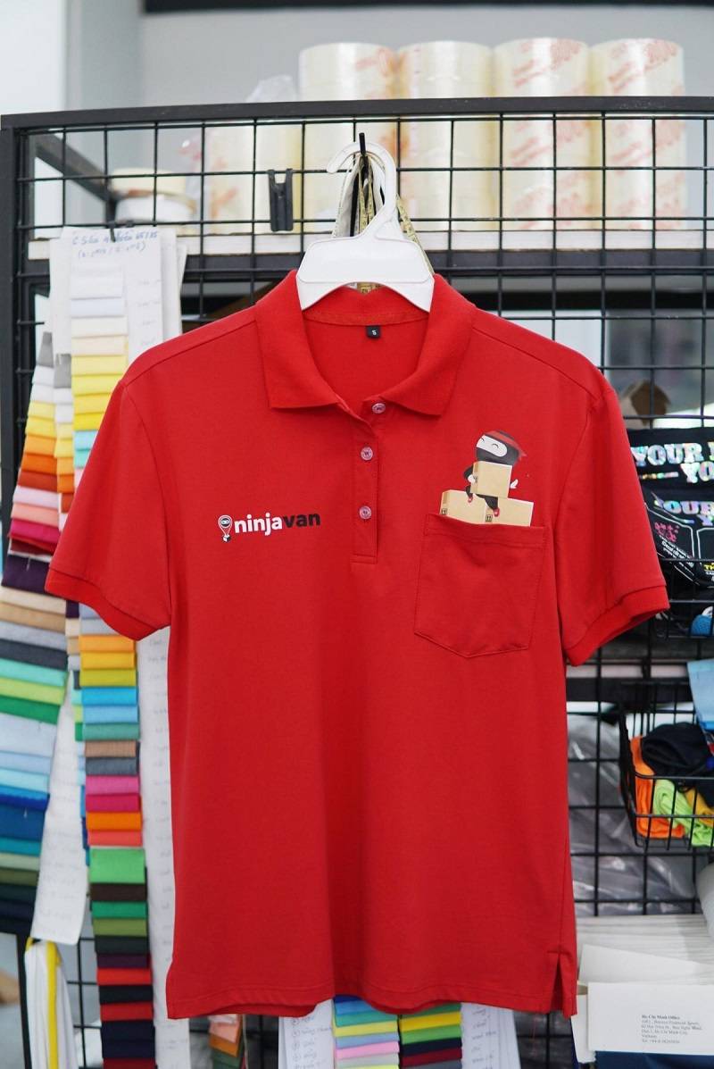 Đồng phục nhân viên giao hàng công ty có nhiều màu sắc khác nhau