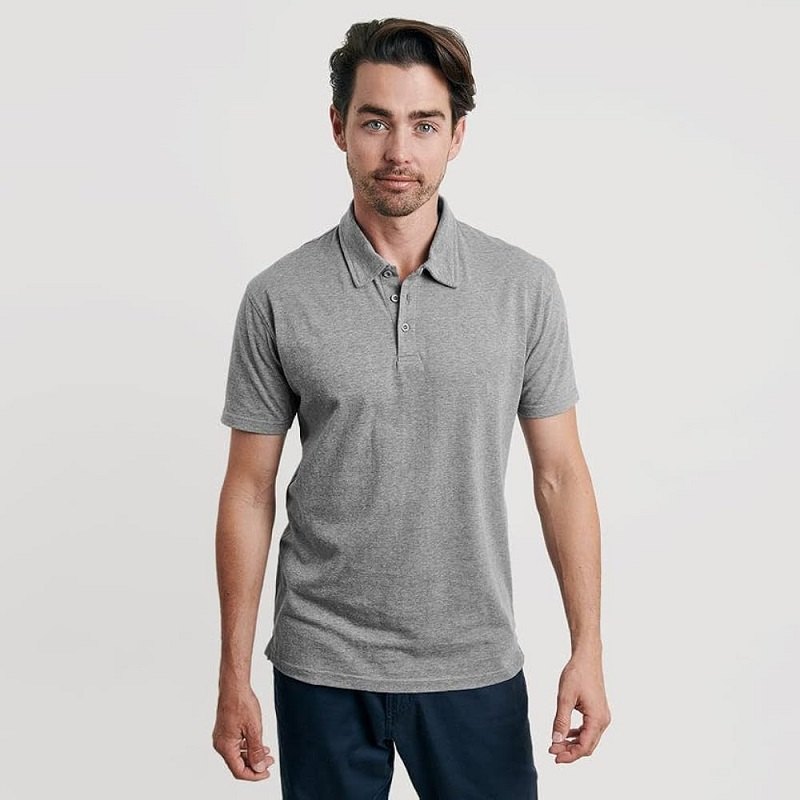 Mẫu áo polo cổ điển với 3 cúc khuy