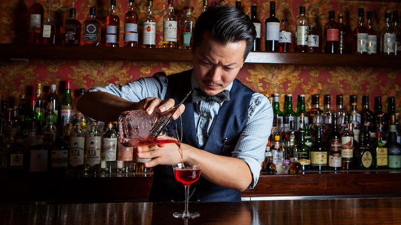 May đồng phục bar nhà hàng cần lưu ý 5 điều sau