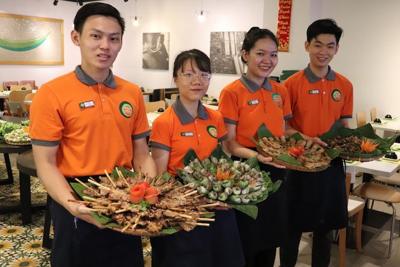 Top 10+ mẫu đồng phục nhà hàng áo thun đẹp, đa dạng mẫu mã