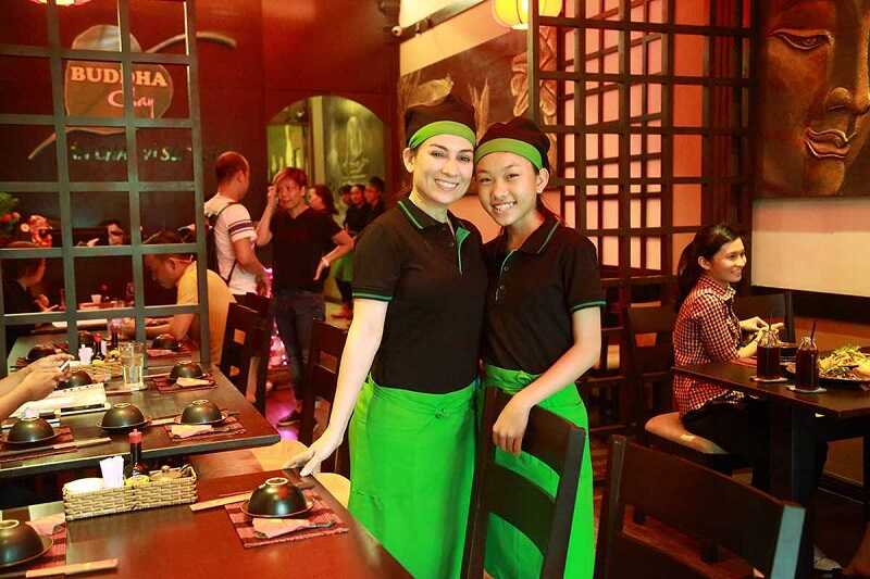 Chọn màu sắc trang nhã cho đồng phục nhà hàng chay