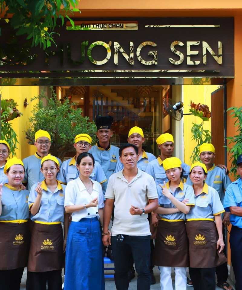 Handy Uni nhận may đồng phục nhà hàng chay theo yêu cầu