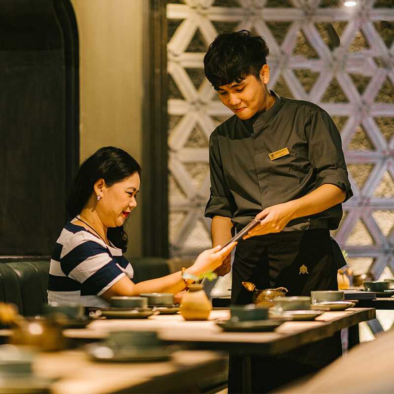 Các nhà hàng hiện nay đều sử dụng tạp dề