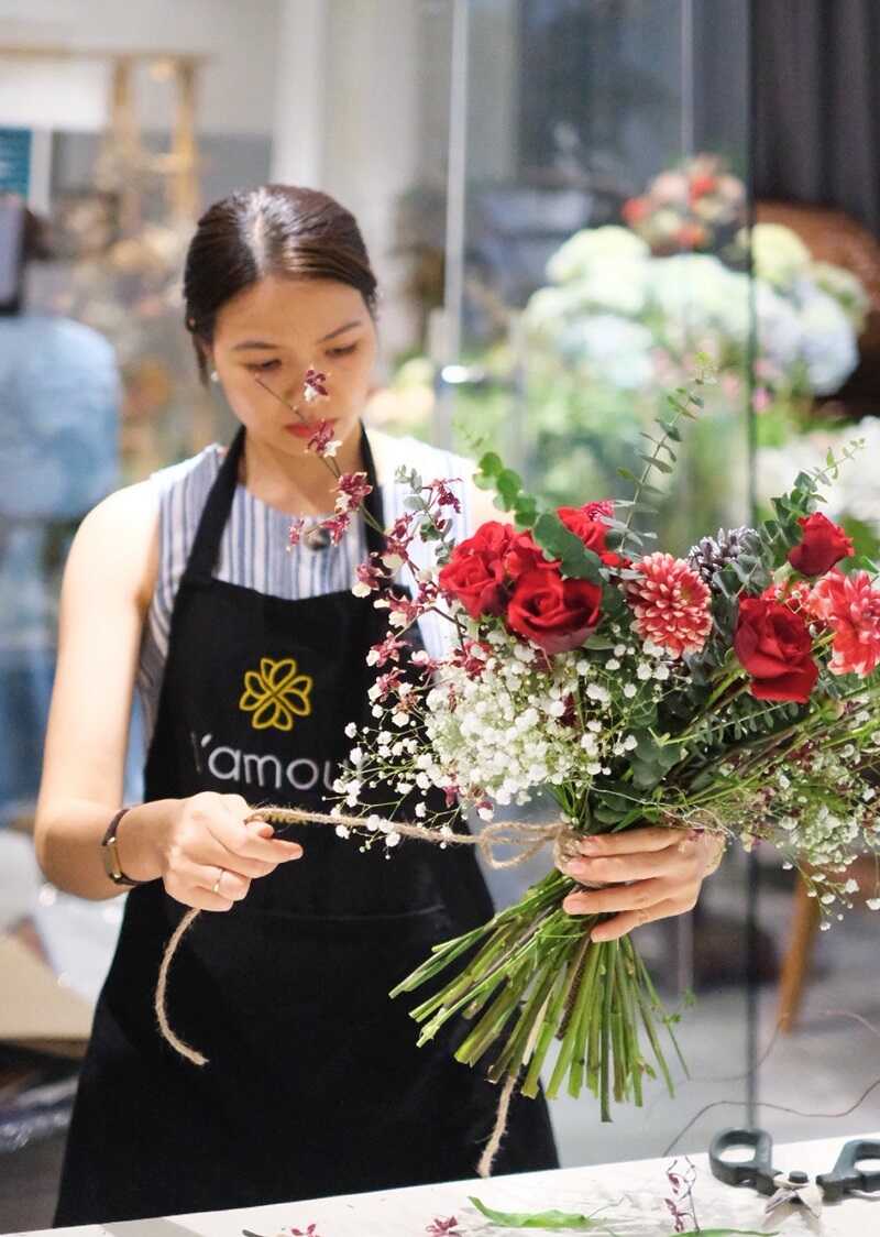 Chất liệu may tạp dề shop hoa khá đa dạng