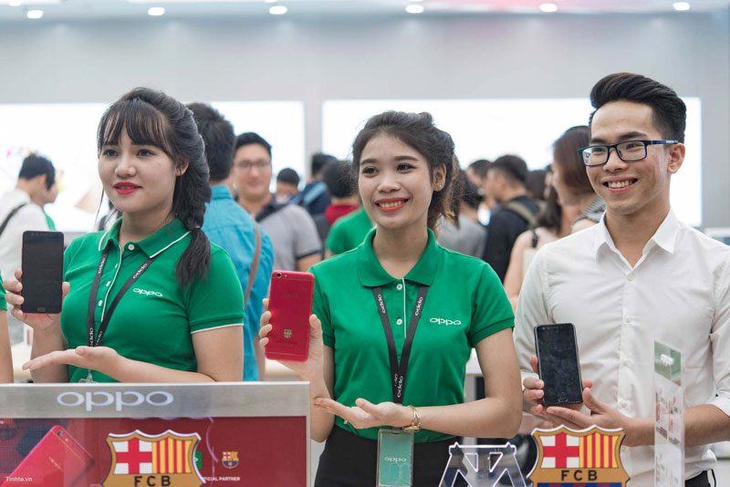 Top 6+ mẫu đồng phục Oppo sang trọng, thanh lịch