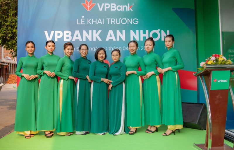 Áo dài thanh lịch VPBank