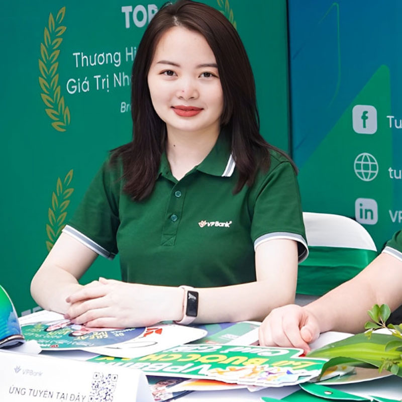 Đồng phục áo phông có cổ VPBank