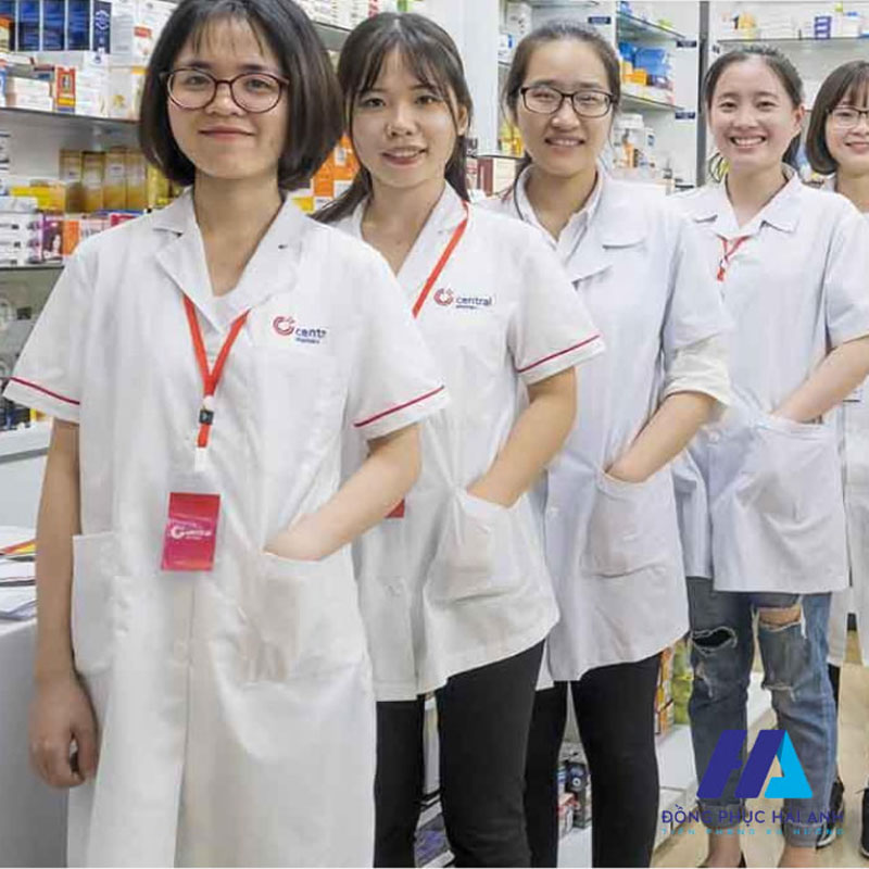 Trang phục dược sĩ Central Pharmacy