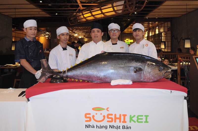 Đồng phục nhà hàng Sushi Kei có thiết kế thoải mái