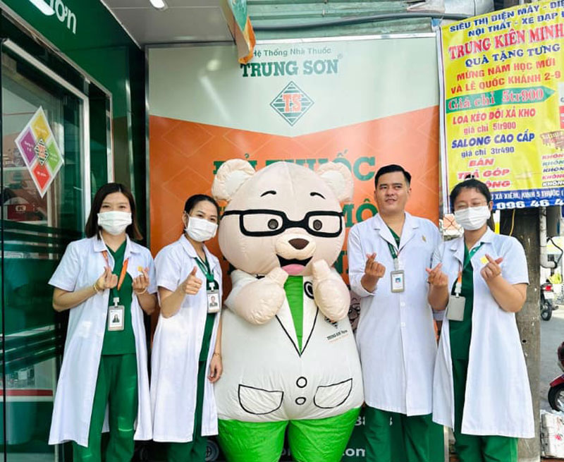 Đồng phục dược sĩ tại Nhà thuốc Trung Sơn