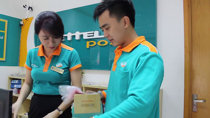 Đồng phục nhân viên Viettel Post đơn giản mà sang trọng