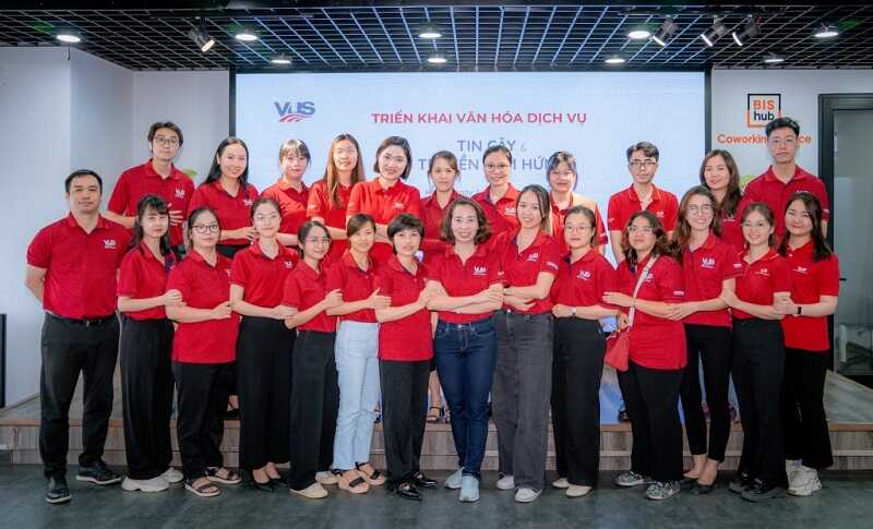 Áo thun đồng phục VUS đơn giản mà thanh lịch