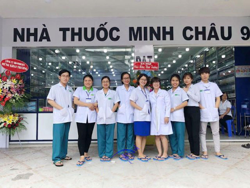 Đồng phục nhân viên dược tại Nhà thuốc Minh Châu