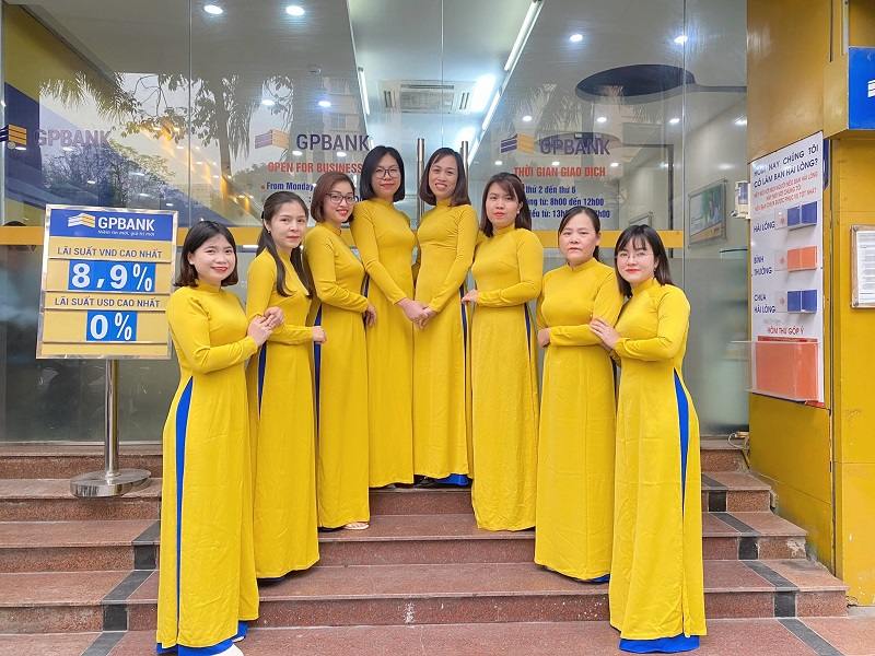 Đồng phục áo dài ngân hàng GP Bank nền nã