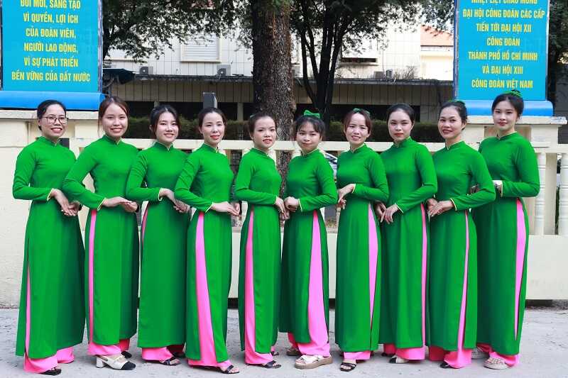 Áo dài đồng phục Taxi Mai Linh duyên dáng