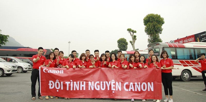 Đồng phục Canon team building màu sắc nổi bật