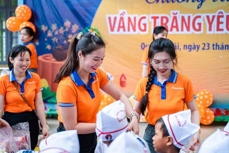 Bật mí 3+ mẫu đồng phục ngân hàng Đông Á đẹp cho nhân viên