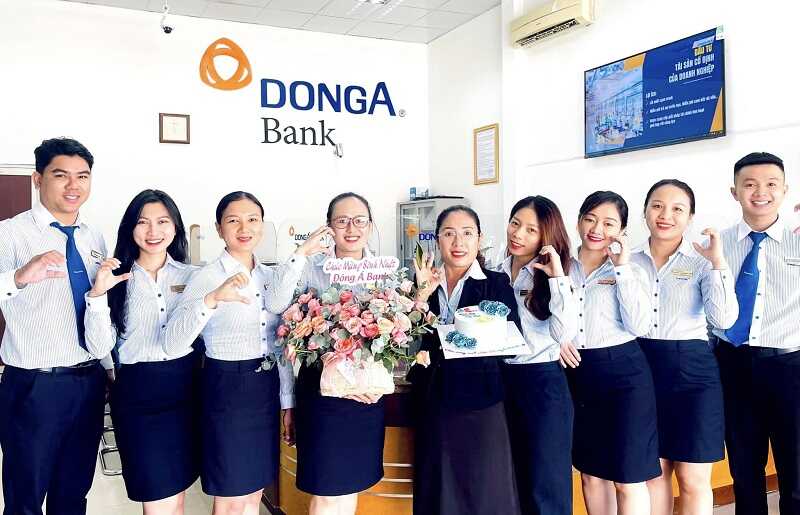 Địa chỉ may đồng phục ngân hàng Đông Á uy tín - Handyuni