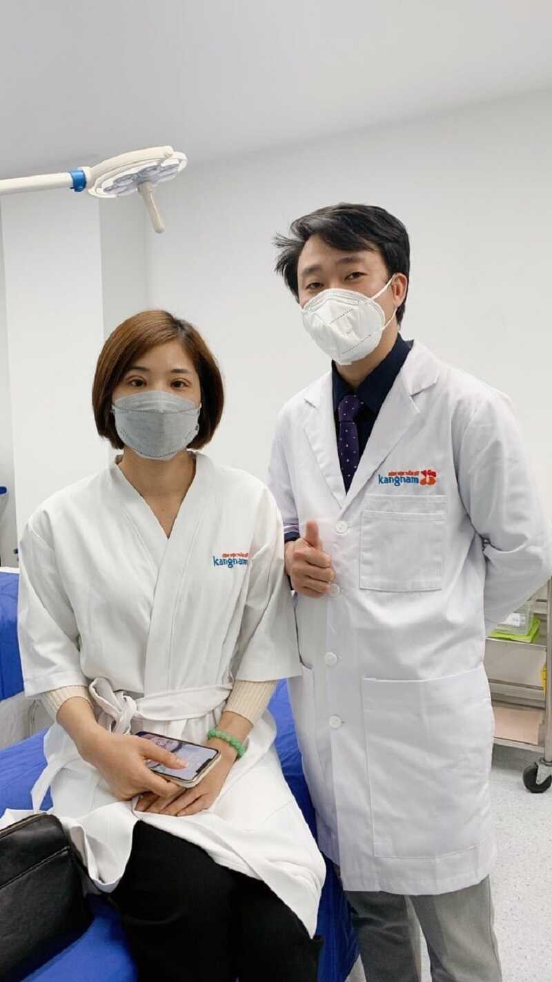 Đồng phục thẩm mỹ viện Kangnam cho bác sĩ