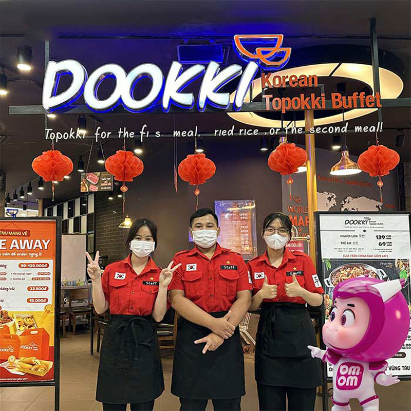 Đồng phục sơ mi màu đỏ Dookki