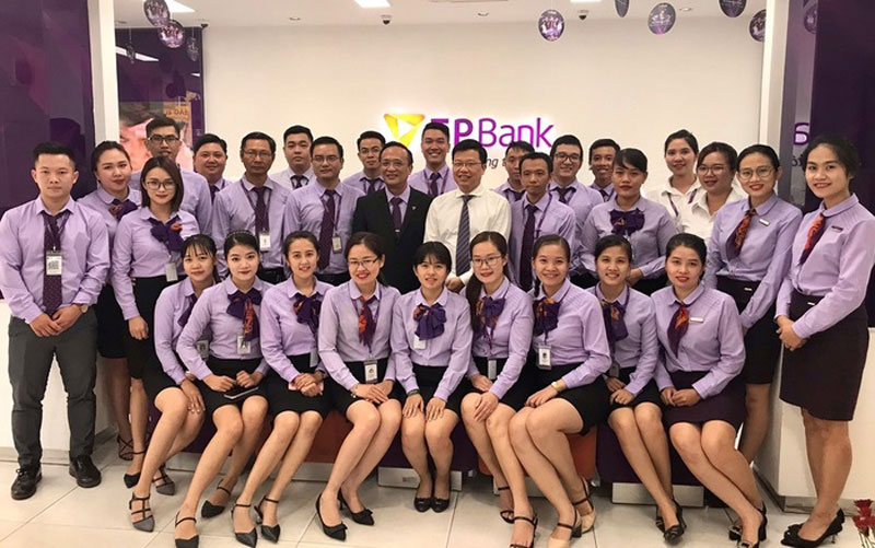 Mẫu đồng phục TP Bank đẹp