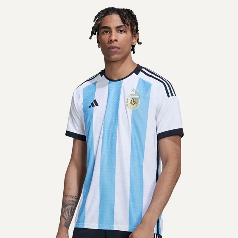 Xanh da trời và trắng là 2 màu sắc truyền thống của áo đấu Argentina