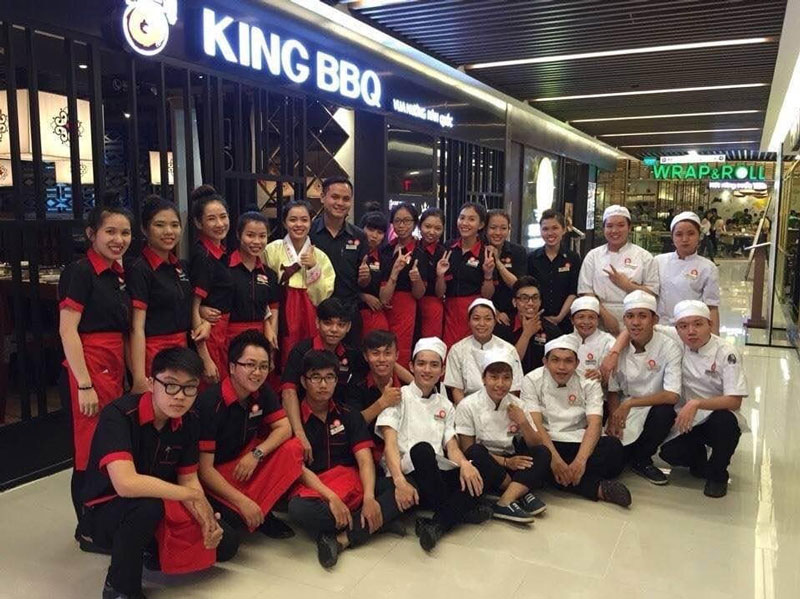 Tổng hợp 3+ đồng phục nhà hàng King BBQ đẹp, chuyên nghiệp