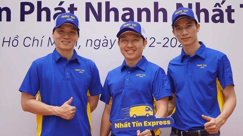 Đồng phục áo polo thương hiệu vận chuyển Nhất Tín