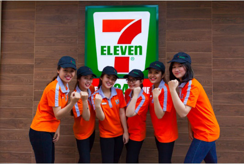 Đồng phục nhà hàng 7 Eleven với hai màu sắc đẹp, cuốn hút