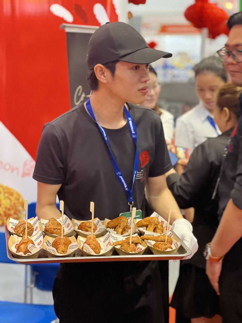 May đồng phục nhà hàng Bonchon Chicken đẹp tại Handyuni
