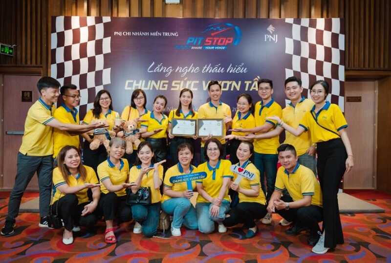 Mặc đồng phục PNJ giúp tăng tính nhận diện