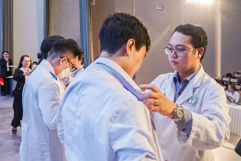 Áo blouse trang phục Văn Lang