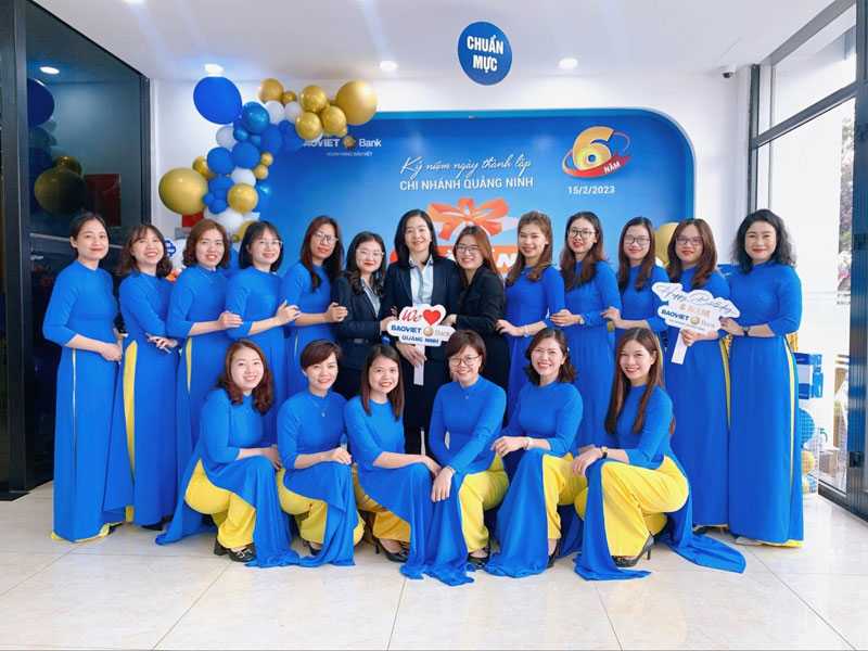 Áo dài đồng phục ngân hàng Bảo Việt
