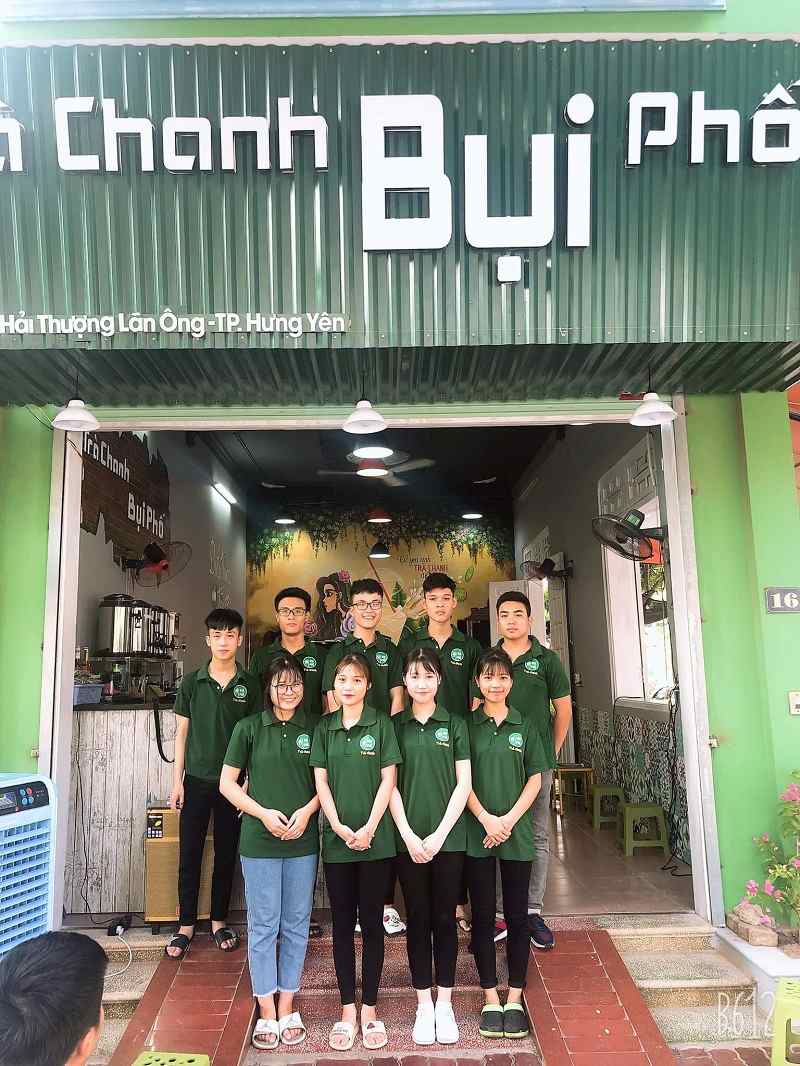 Cận cảnh thiết kế áo polo đồng phục Trà Chanh Bụi Phố