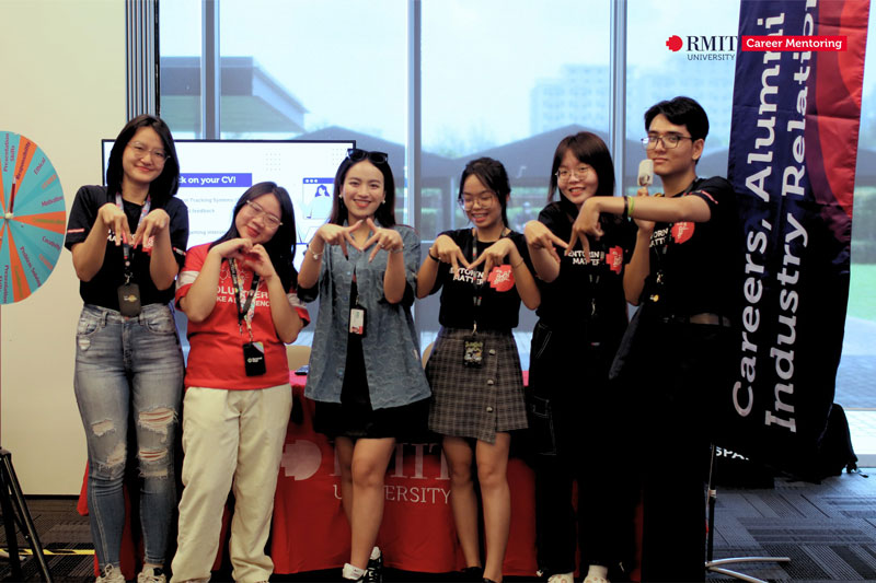 Đồng phục áo thun cổ tròn RMIT