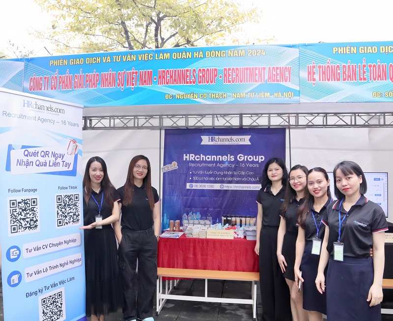 Đồng phục HRchannels sử dụng thiết kế áo polo làm chủ đạo