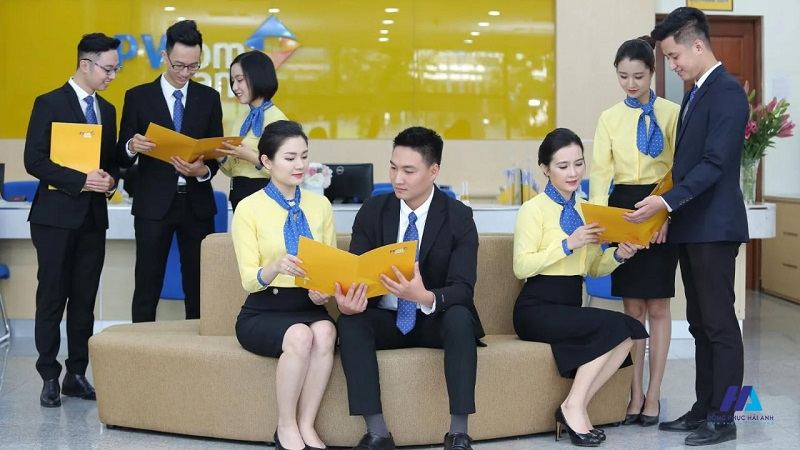 Áo vest đồng phục Pvcombank được cắt may hoàn hảo