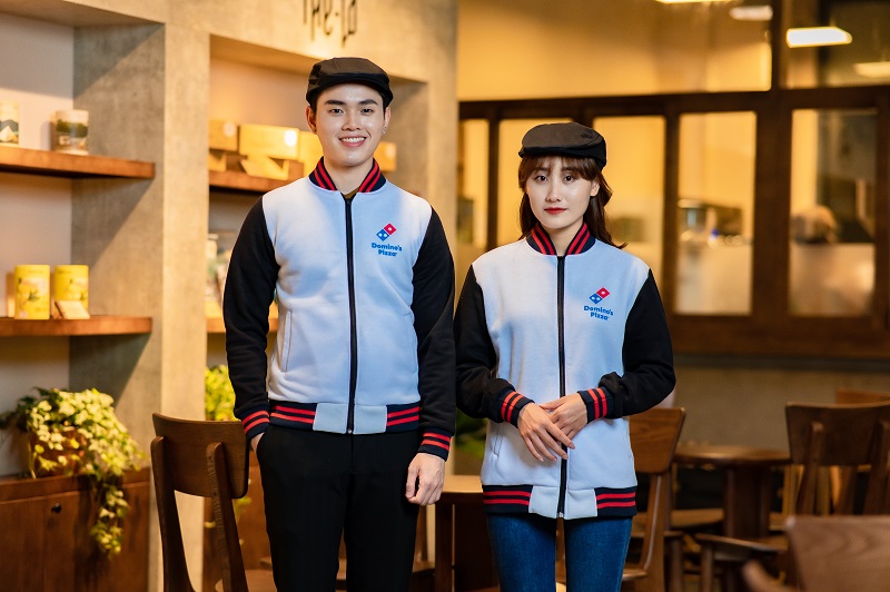 Đồng phục áo khoác nỉ bomber màu trắng