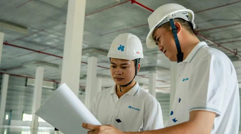 Đồng phục áo polo màu trắng Hoa Binh Construction Group